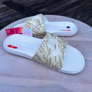 Nike Victori One Womens Slides Size 11 Brown Animal Print Sandals CN9676-105 New